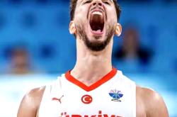 开云体育-包含字母哥连续十二场比赛得分超过连败，加拿大队挑战极限！的词条