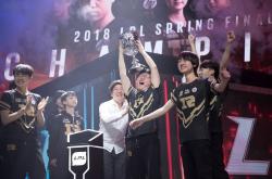 开云体育-Uzi重返赛场，出色发挥首场状态出色，加拿大队观众沸腾！